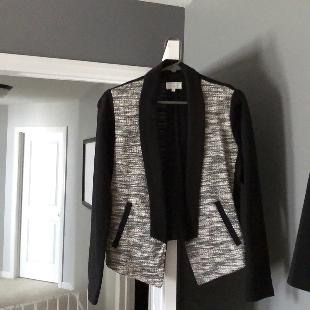 Comfortable black suit jacket